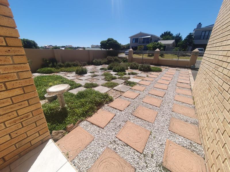 4 Bedroom Property for Sale in Franskraal Western Cape